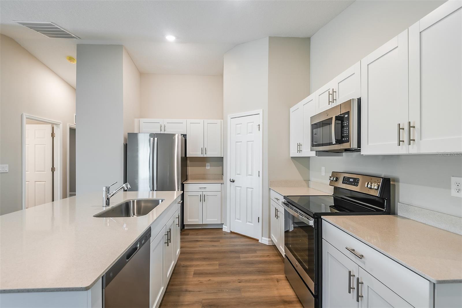 9136 Belleview Forest Pass Property Photo 10