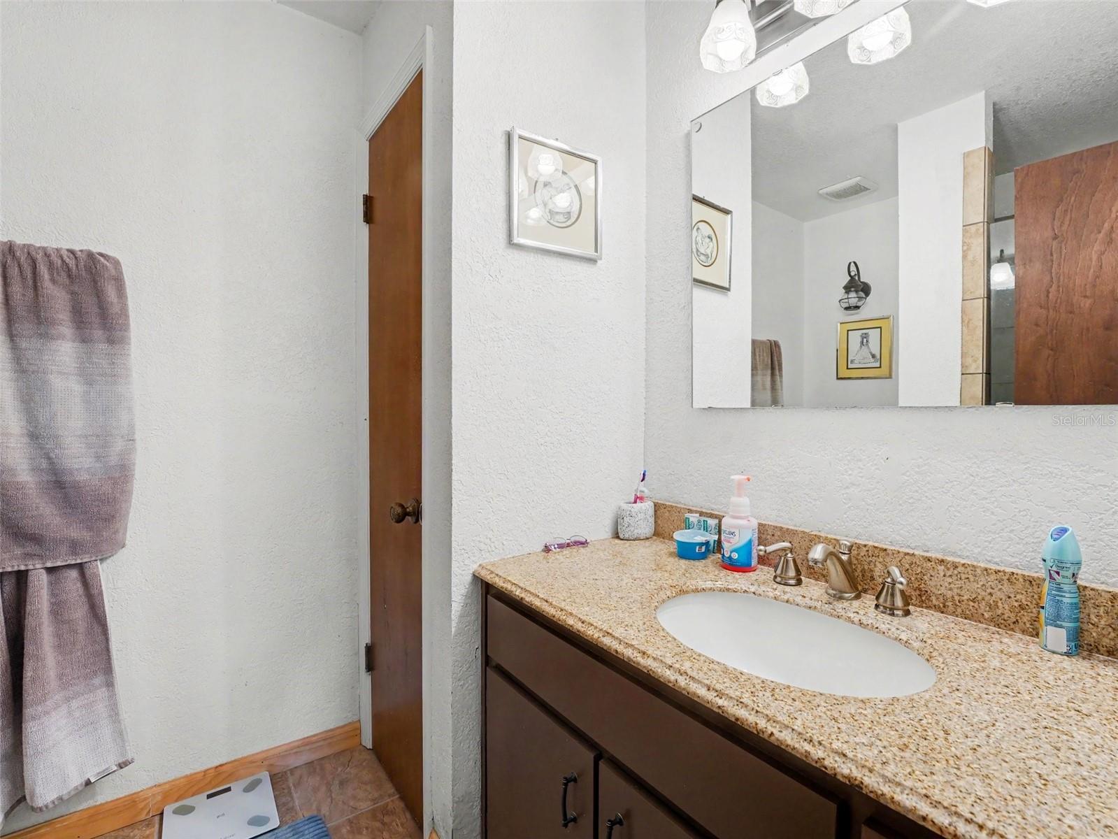 128 N Pointe Dr Property Photo 15
