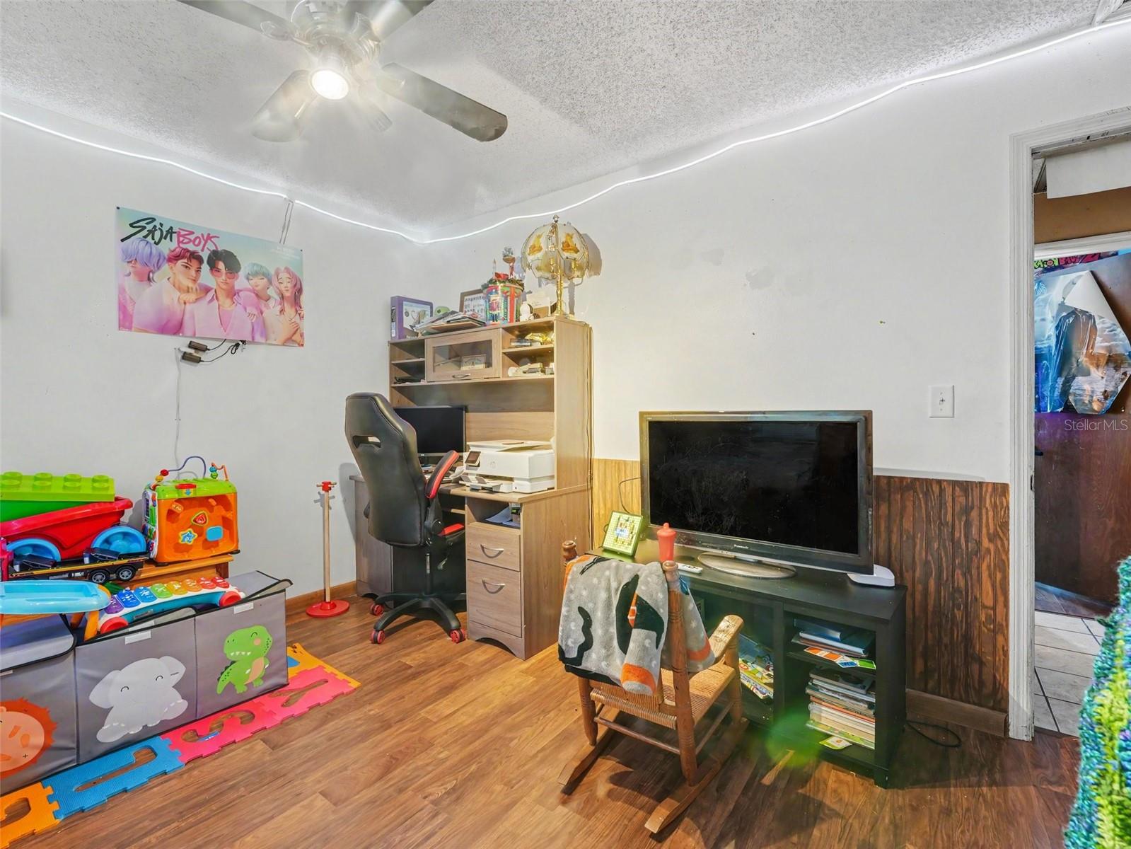 128 N Pointe Dr Property Photo 16