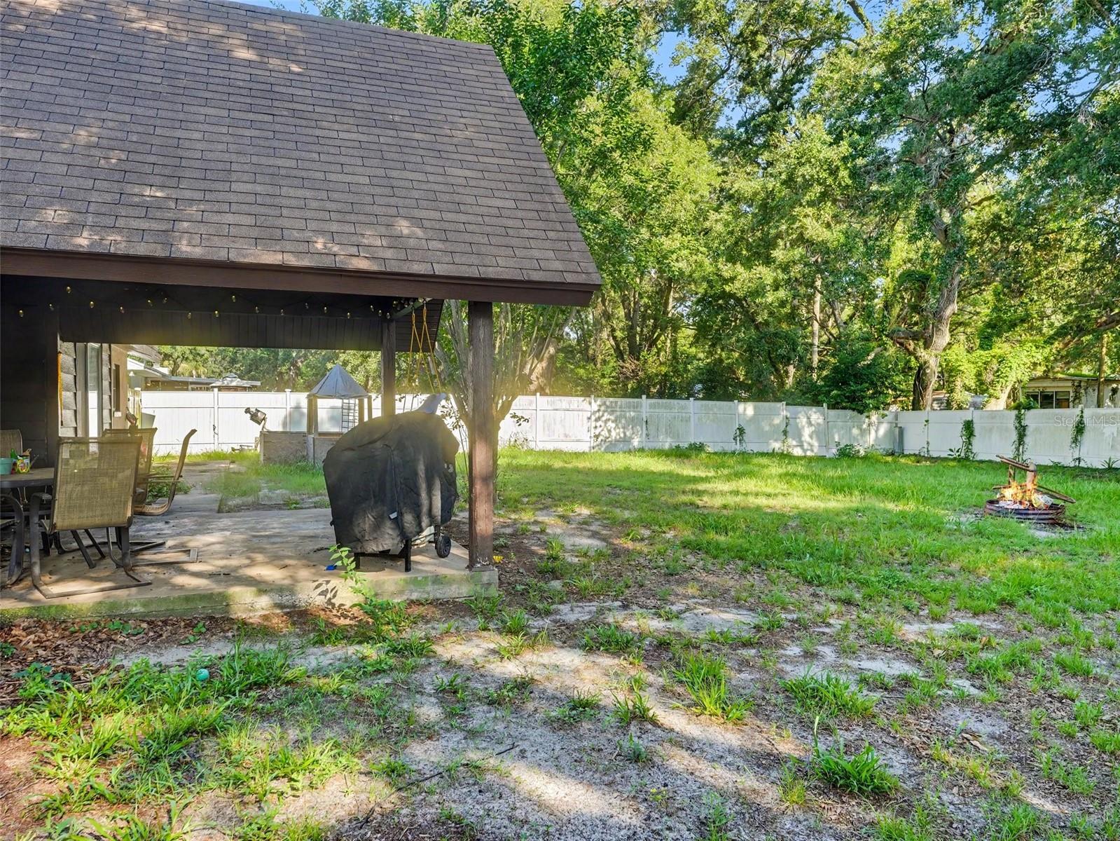 128 N Pointe Dr Property Photo 22
