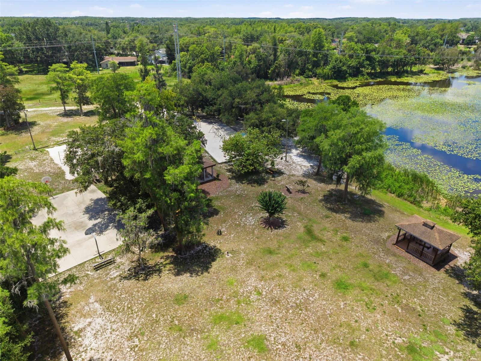 16909 Rolling Rock Dr Property Photo 44