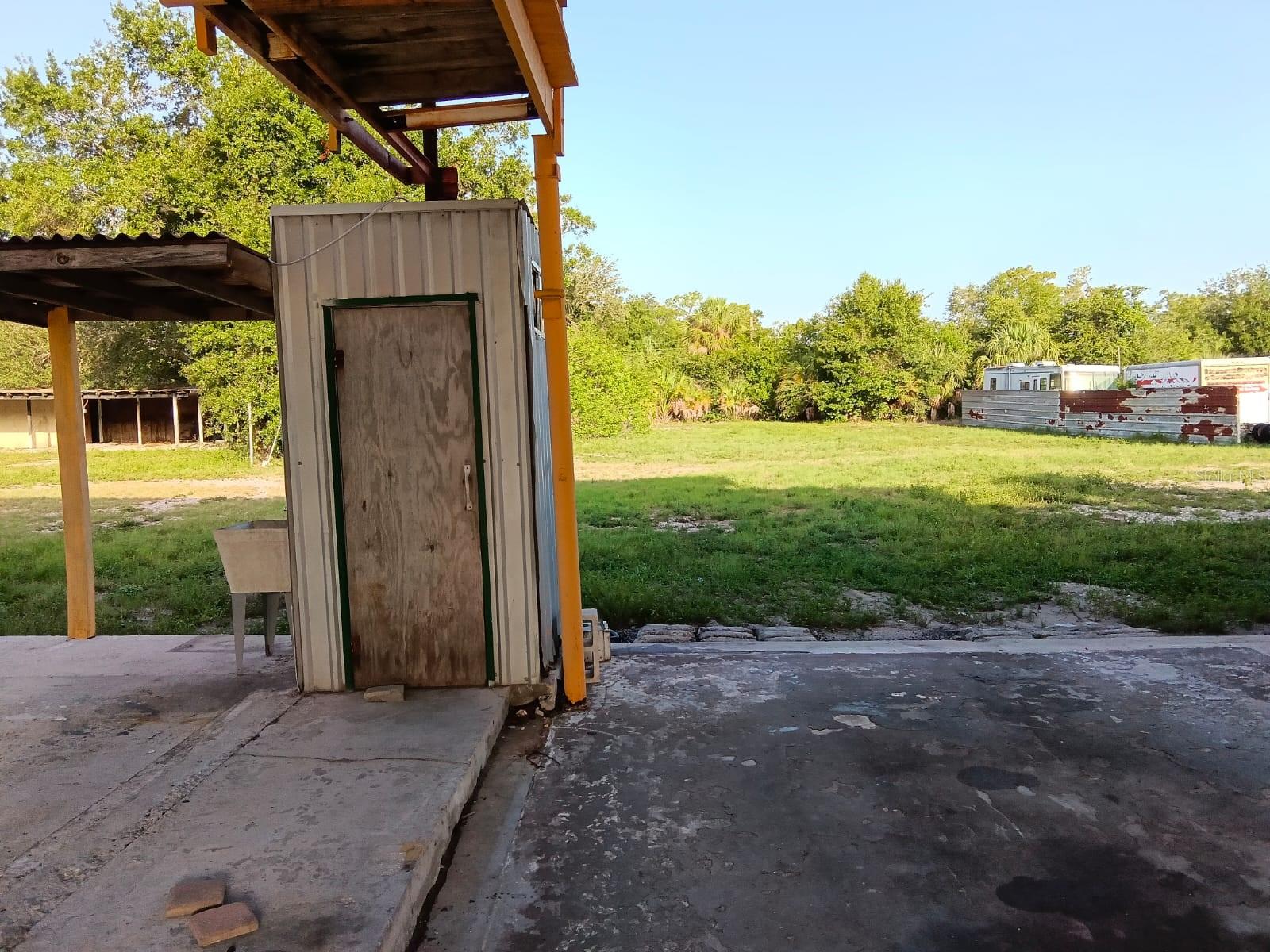 9006 Gibsonton Dr Property Photo 26