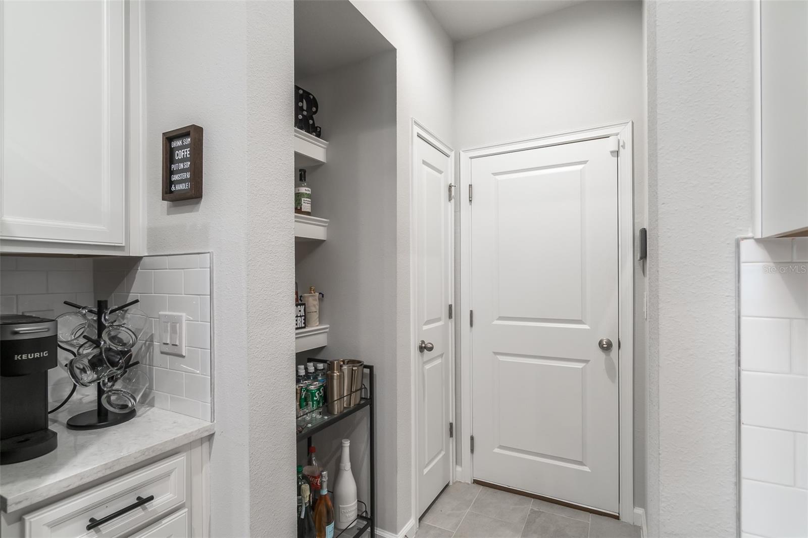 8518 Primrose Willow Pl Property Photo 11
