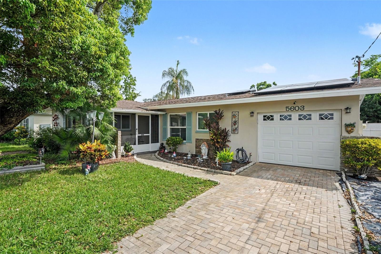 5603 Lown St N Property Photo 1