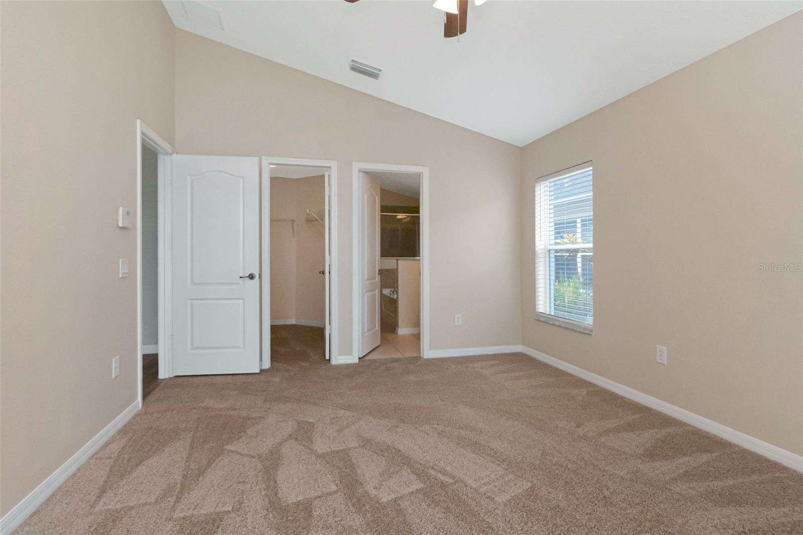 2313 Lawrence Hall St Property Photo 9