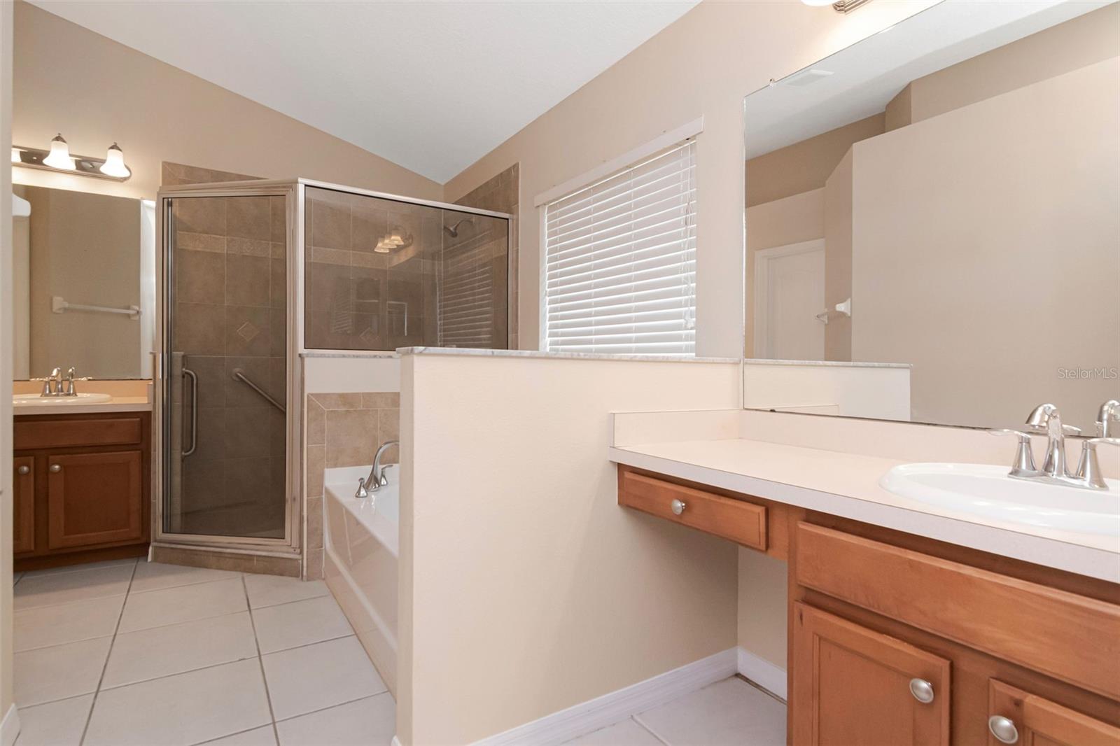 2313 Lawrence Hall St Property Photo 10