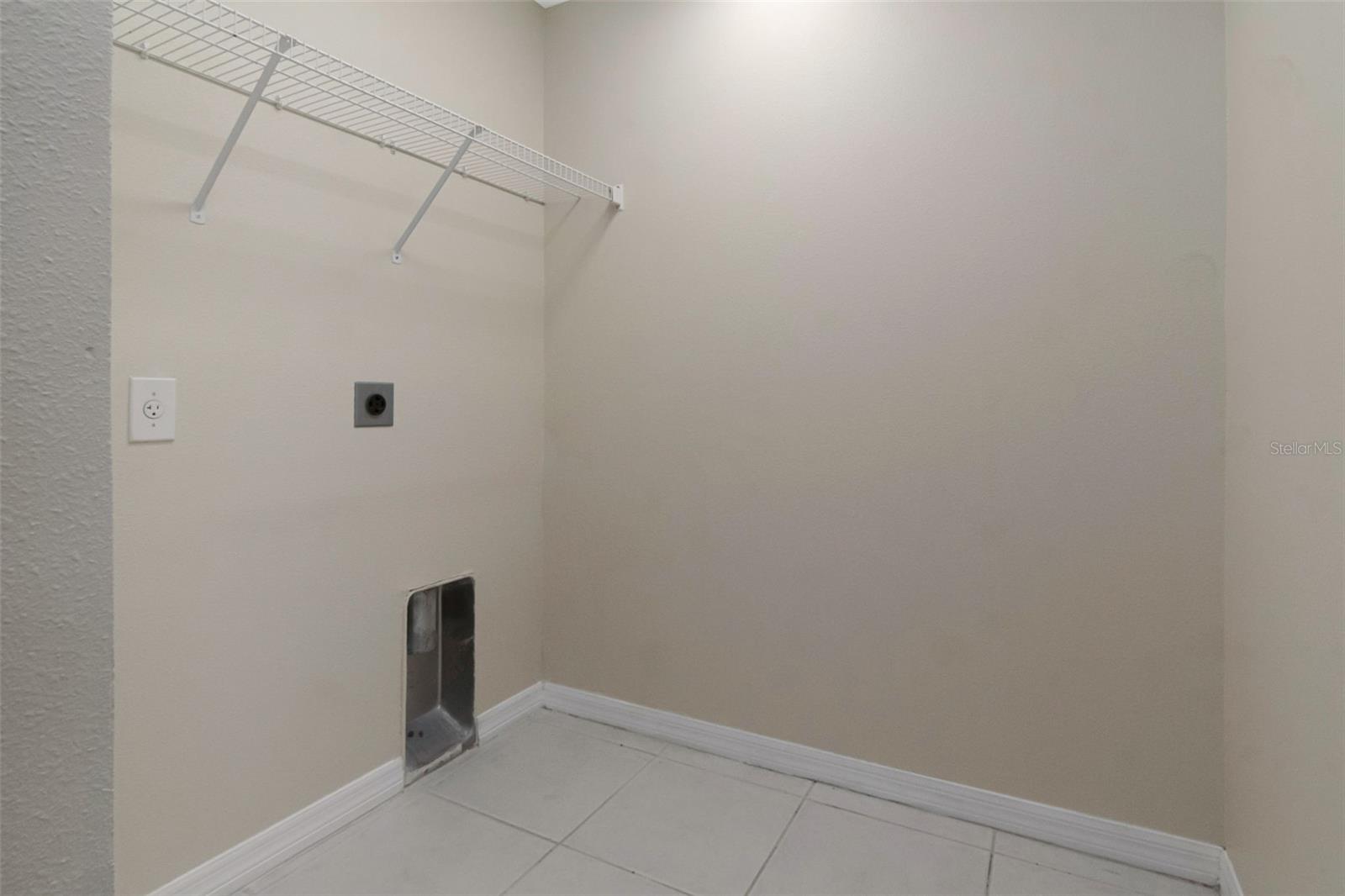 2313 Lawrence Hall St Property Photo 18