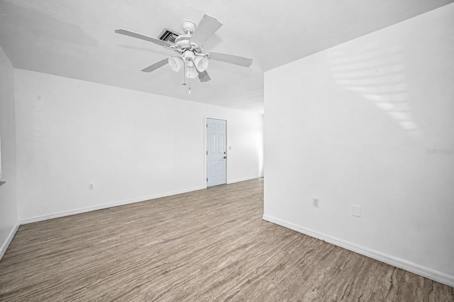 6464 107th Ter N Property Photo 7
