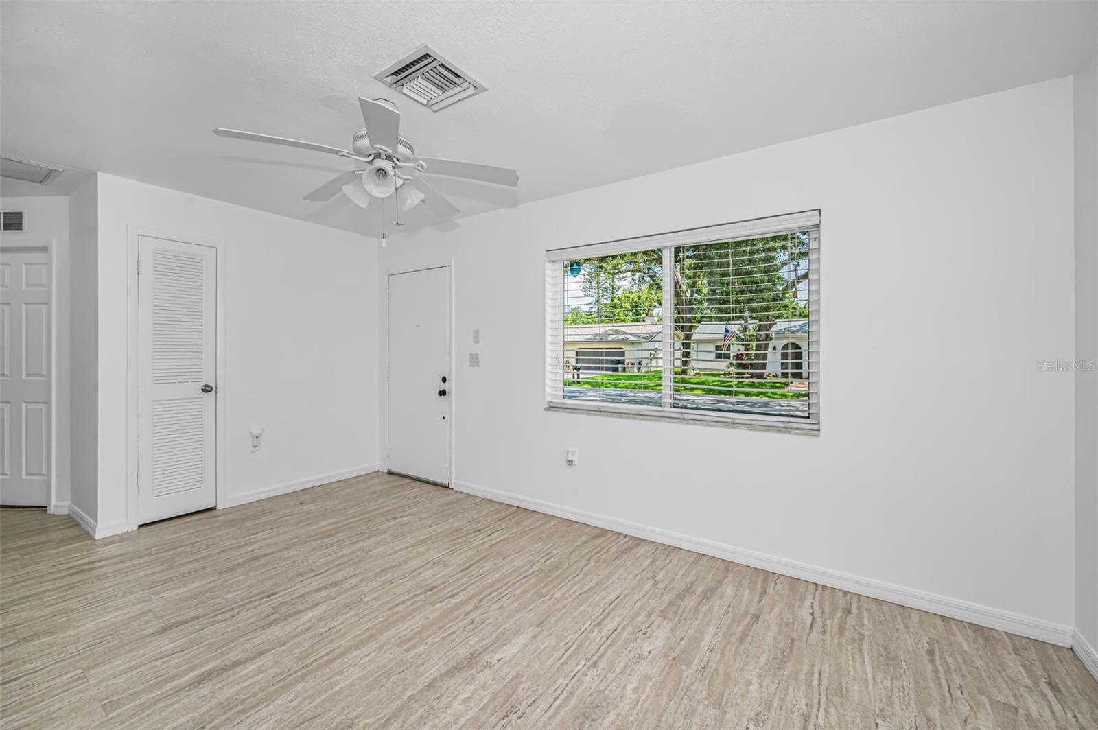 6464 107th Ter N Property Photo 9
