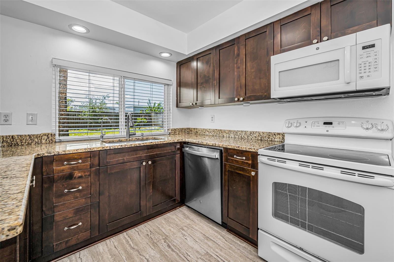 6464 107th Ter N Property Photo 18
