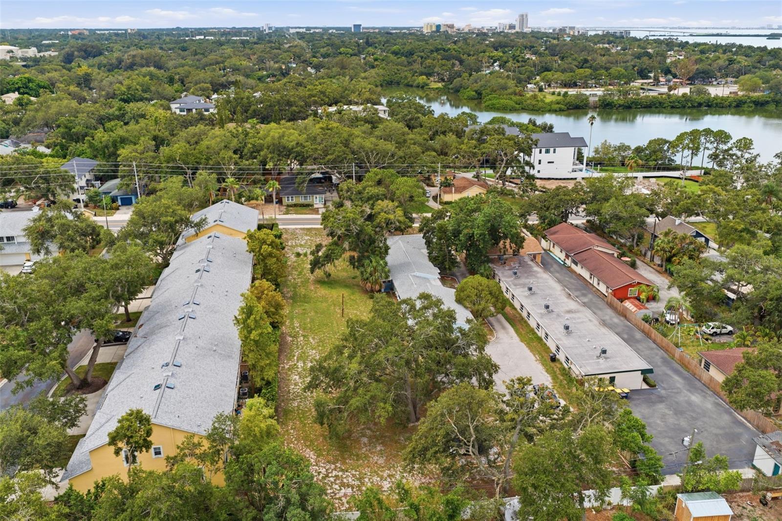Sunset Point Rd Property Photo 3