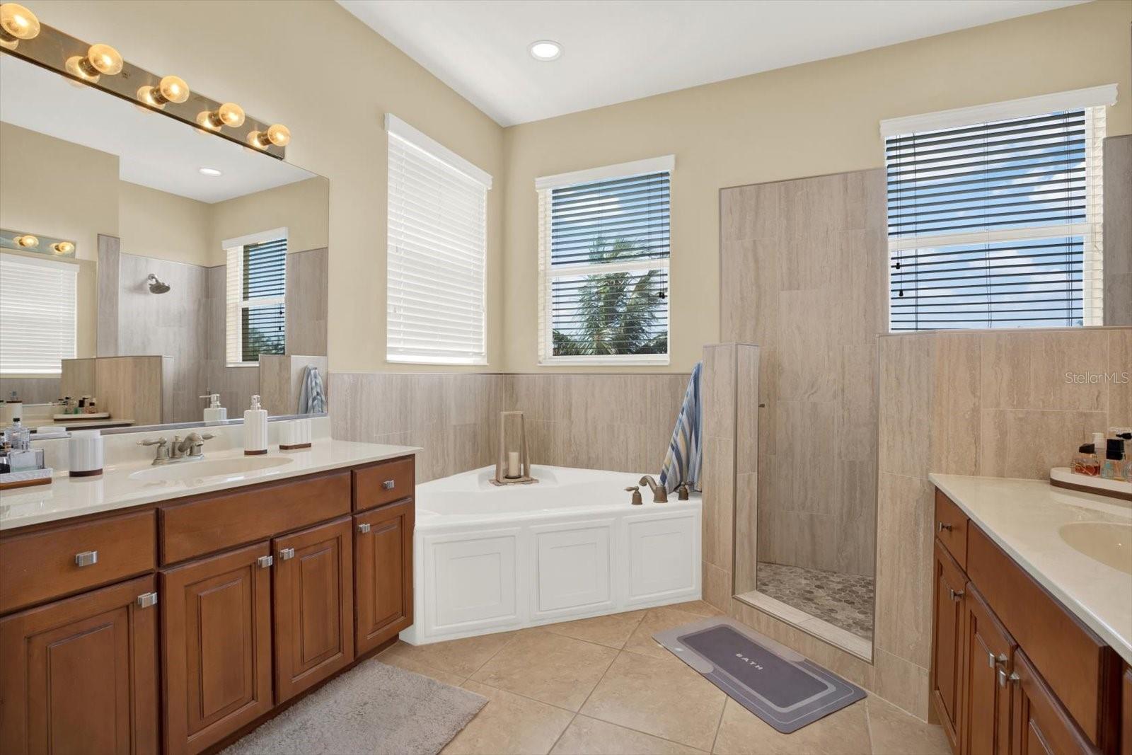 1226 3rd Street Cir E Property Photo 12