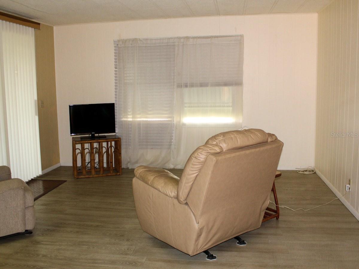 476 Needle Palm St Property Photo 6