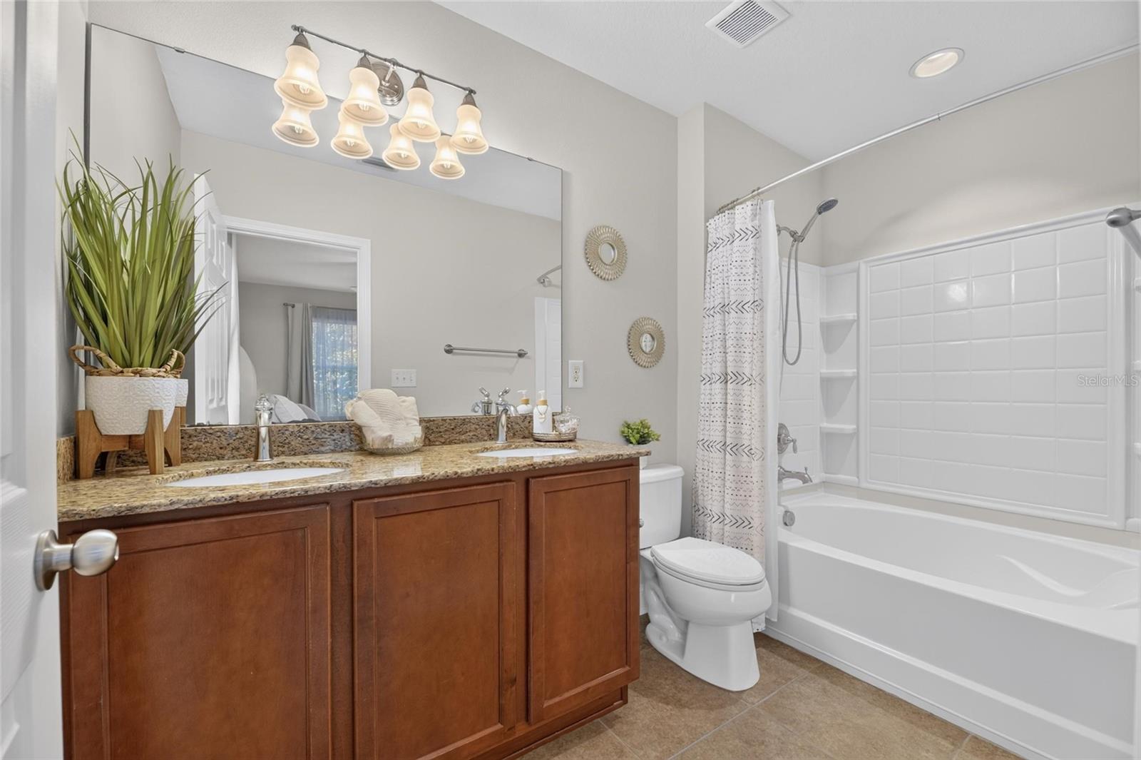 8635 Turnstone Shore Ln Property Photo 14