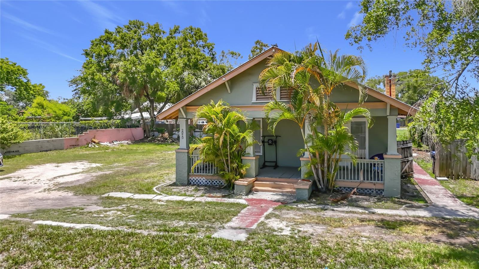 2020 Davis St Property Photo 1