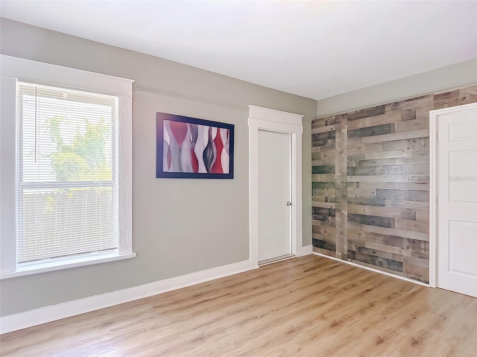 2020 Davis St Property Photo 7