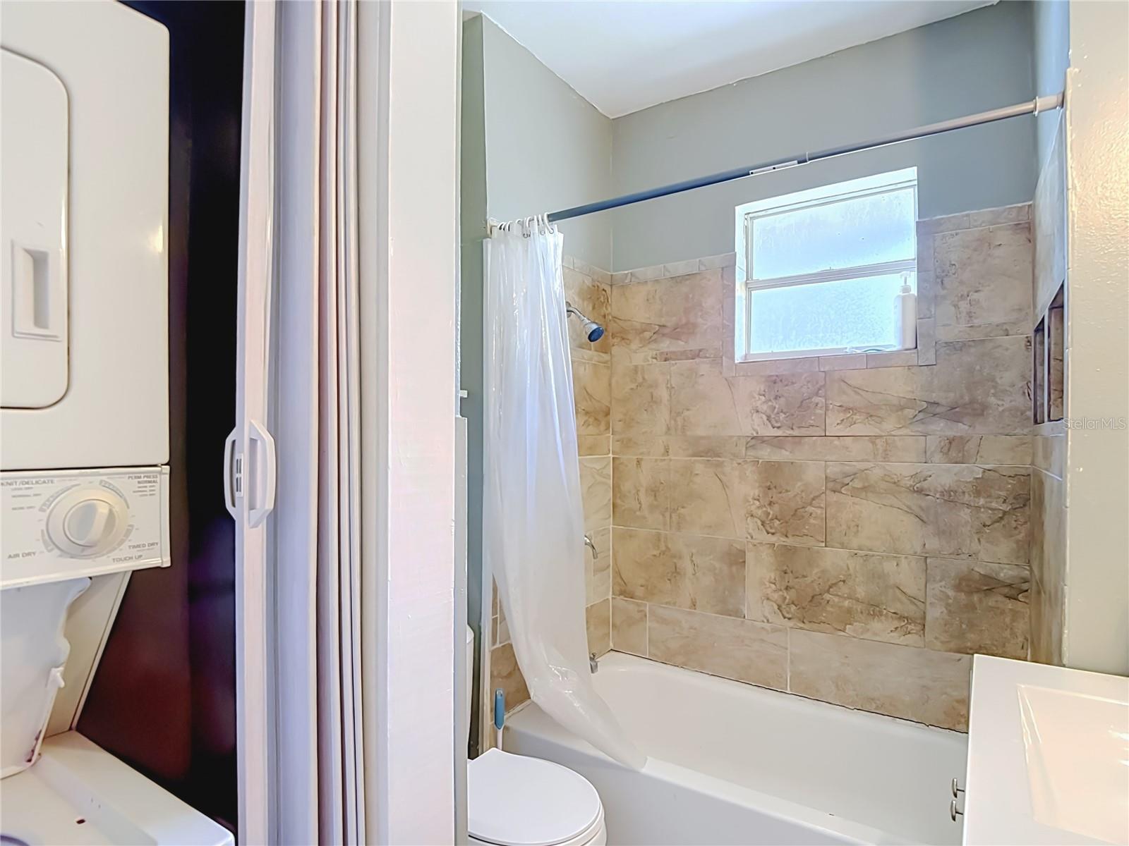 2020 Davis St Property Photo 13