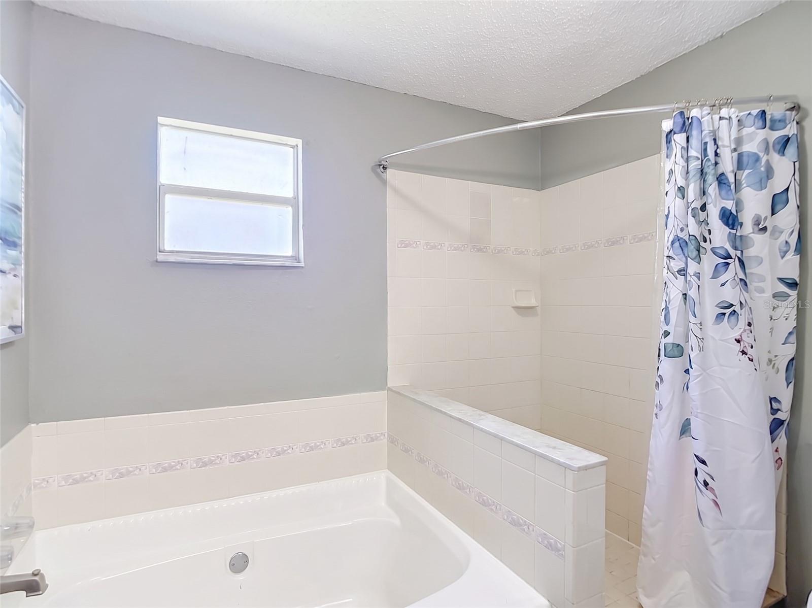 2020 Davis St Property Photo 17