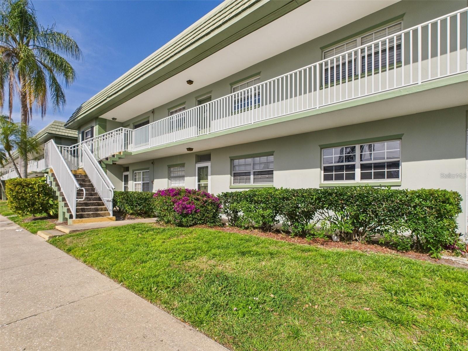 1433 S Belcher Rd #g1 Property Photo 2