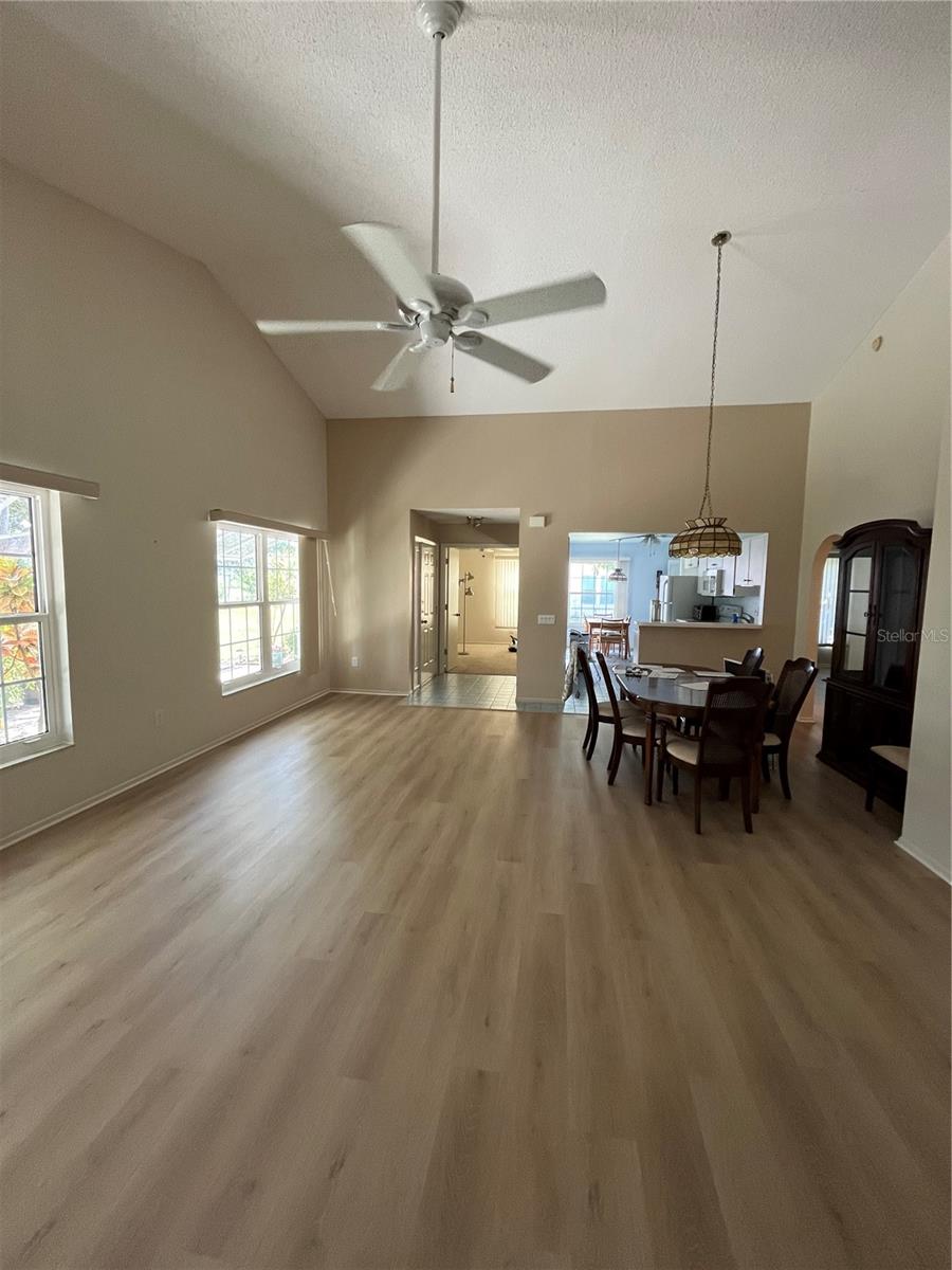 2387 Bentley Drive Property Photo 4