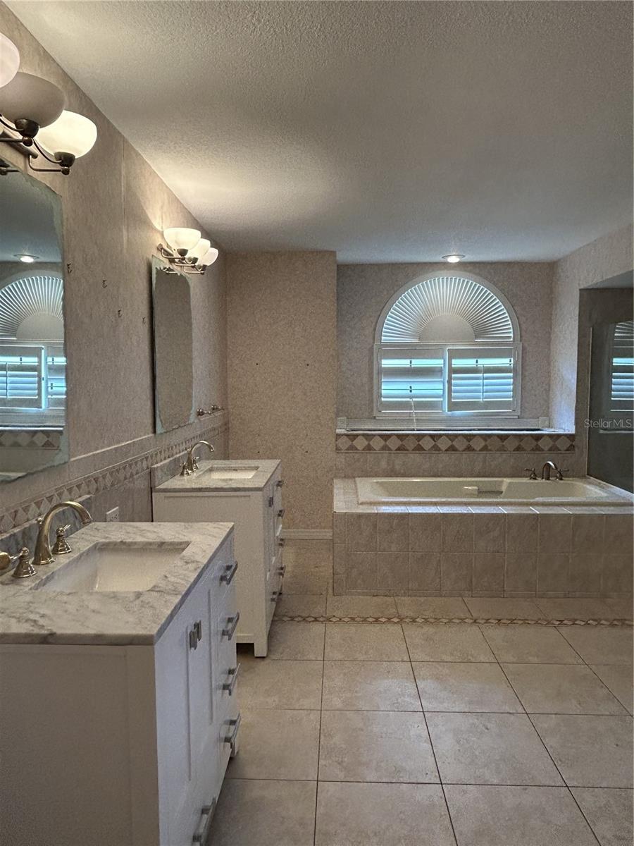 1612 Gulf Beach Blvd Property Photo 11