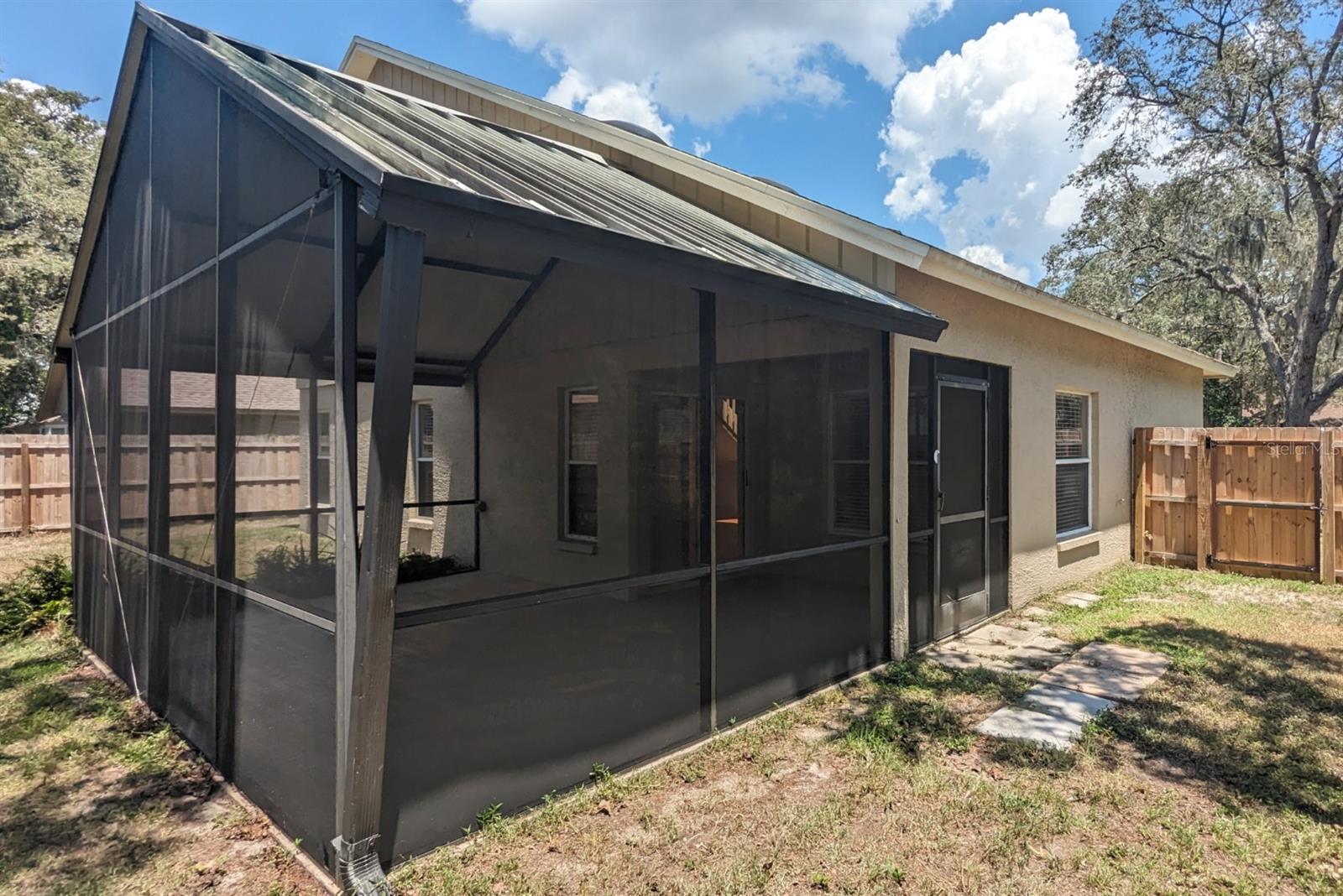 4029 Quail Briar Dr Property Photo 3