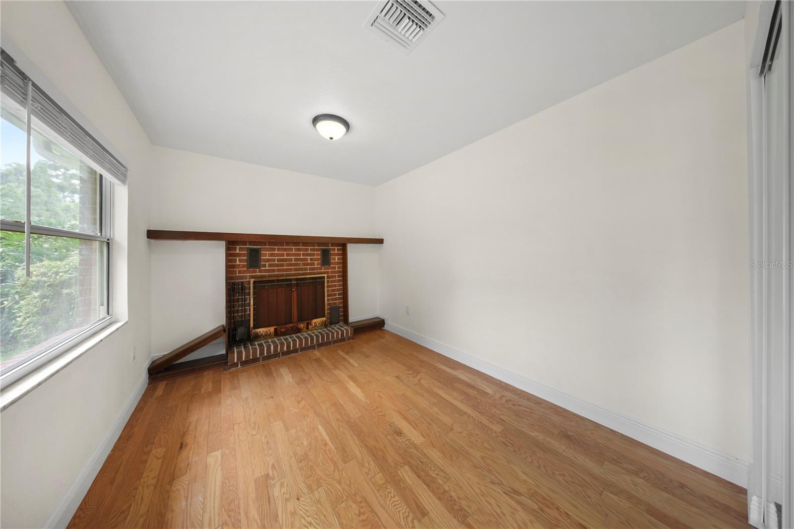 1805 Dierker Dr Property Photo 11