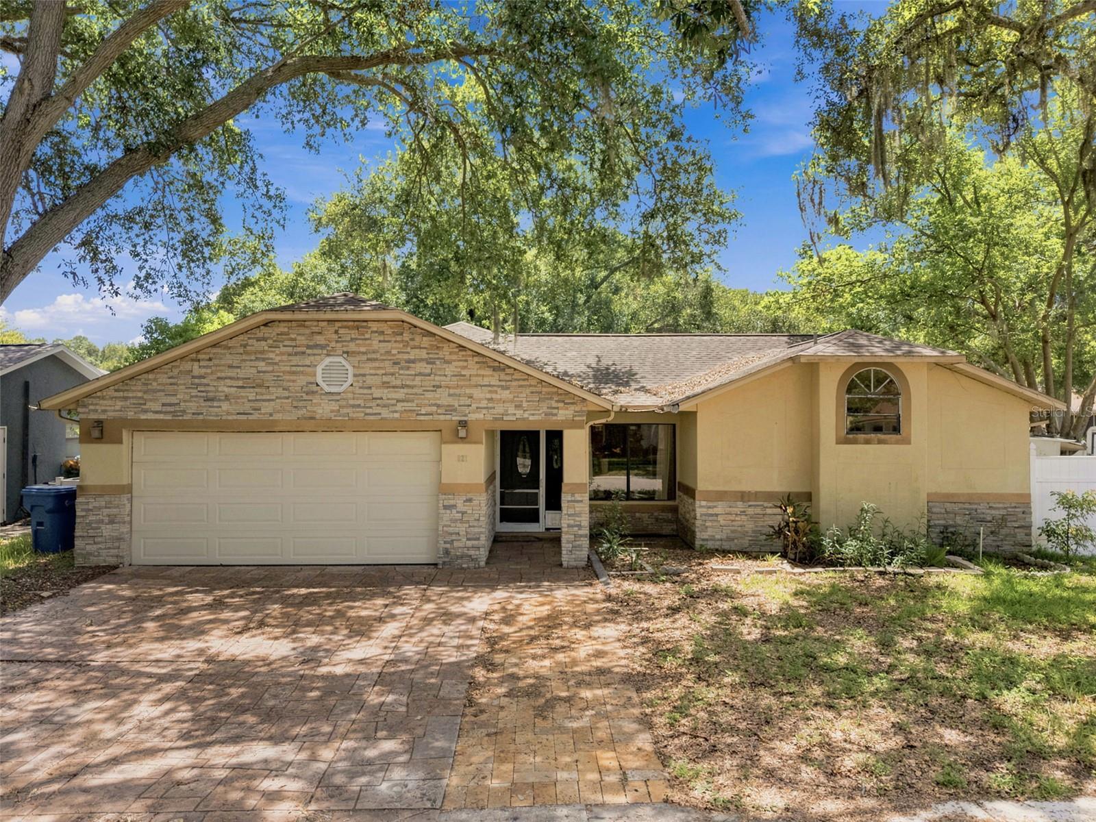627 Crystal Dr Property Photo 1