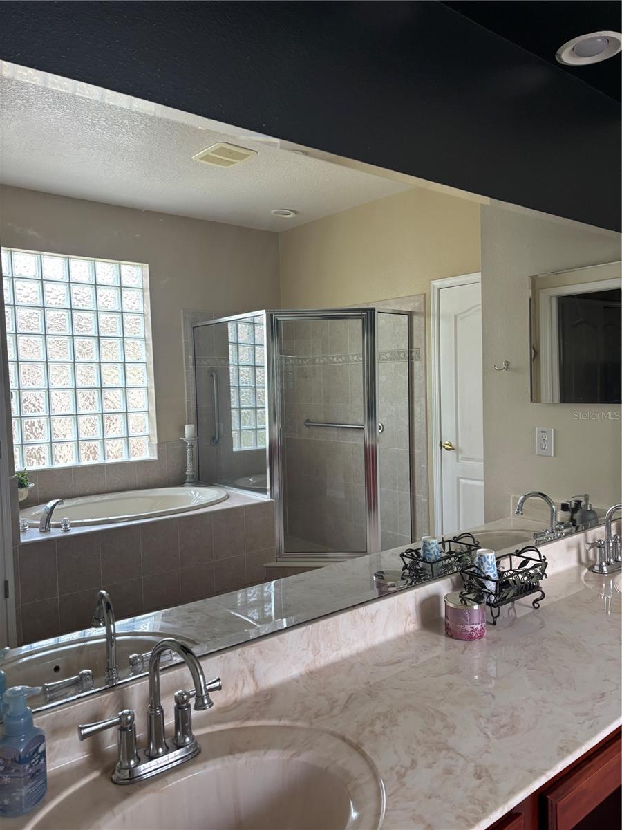 307 Carriage Oak Pl Property Photo 30
