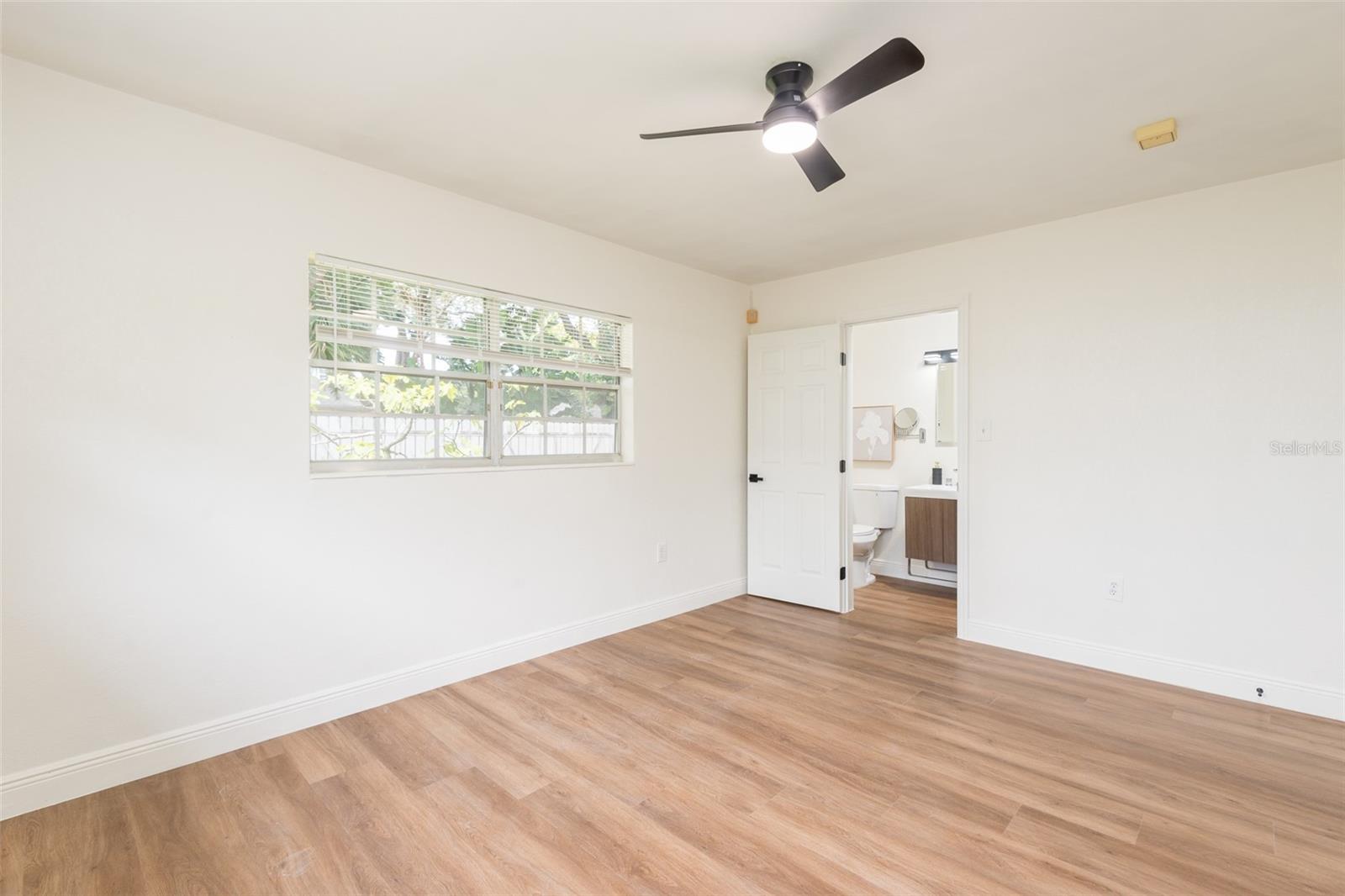 2421 Linsey St Property Photo 17