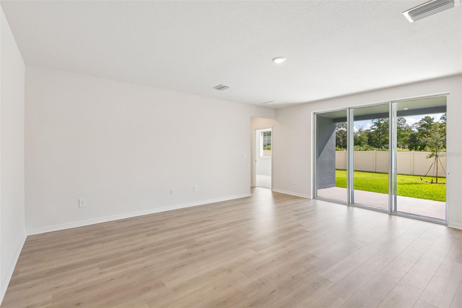 14152 Harvest Pines Ln Property Photo 4