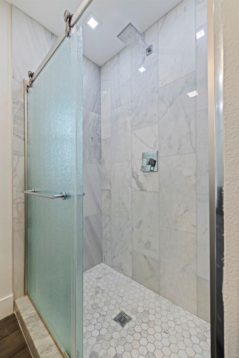 200 Park St N Property Photo 22