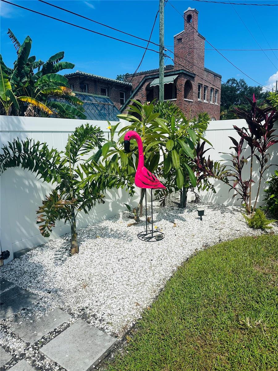 200 Park St N Property Photo 31