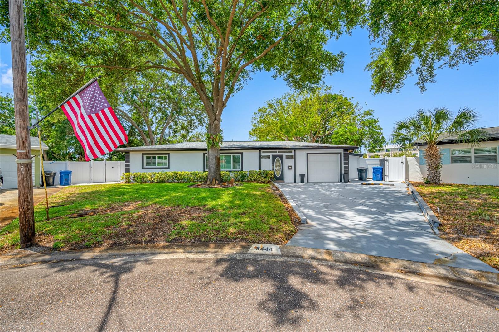 8444 8th Way N Property Photo 1