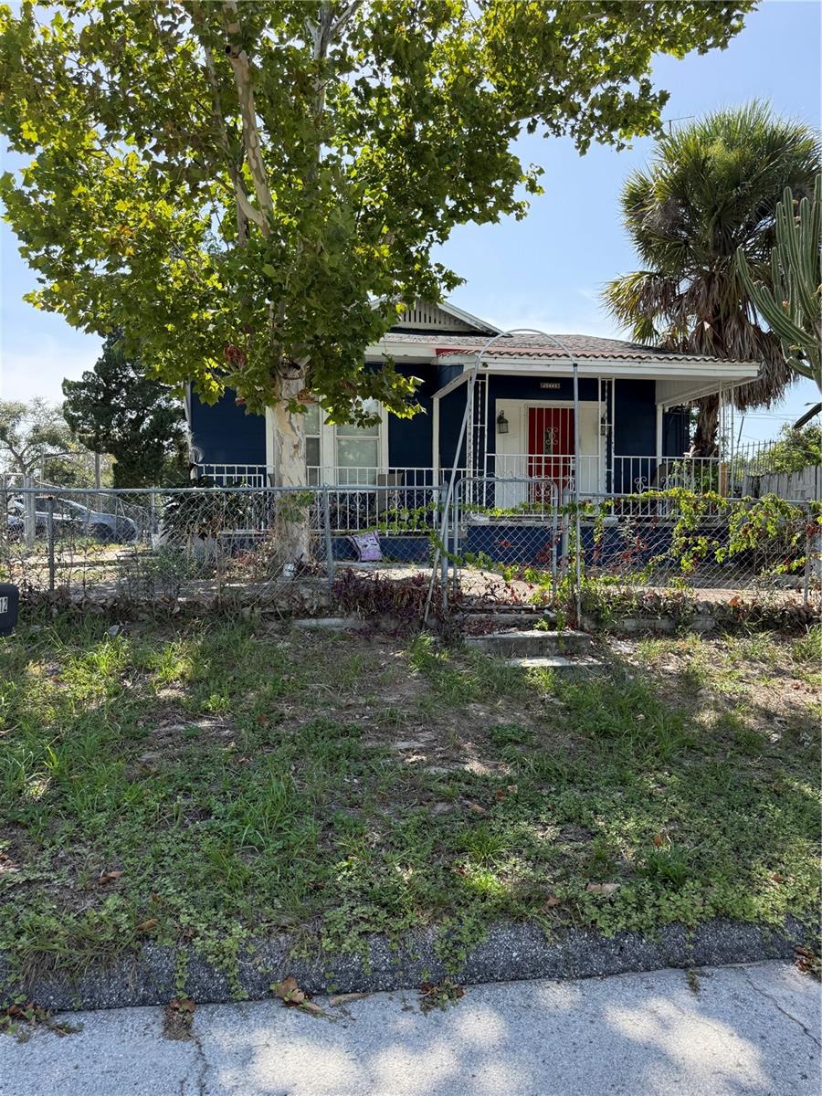 3012 N Albany Ave Property Photo 2