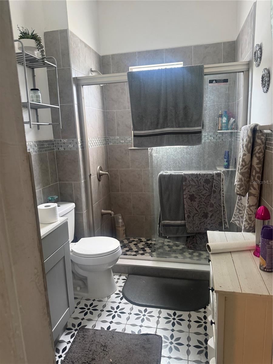 3012 N Albany Ave Property Photo 9