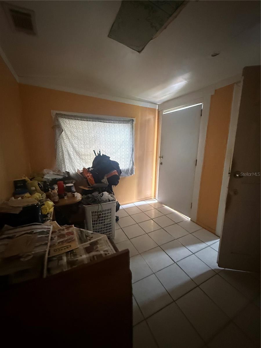 3012 N Albany Ave Property Photo 11