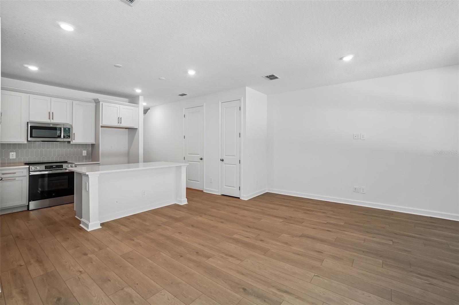 7556 Deer Valley Circle Property Photo 10