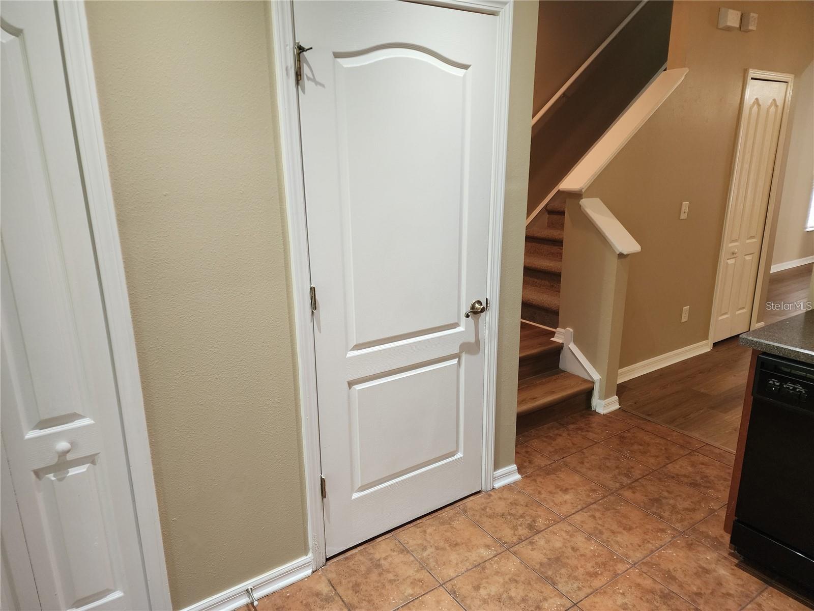 15924 Fishhawk Creek Ln Property Photo 7