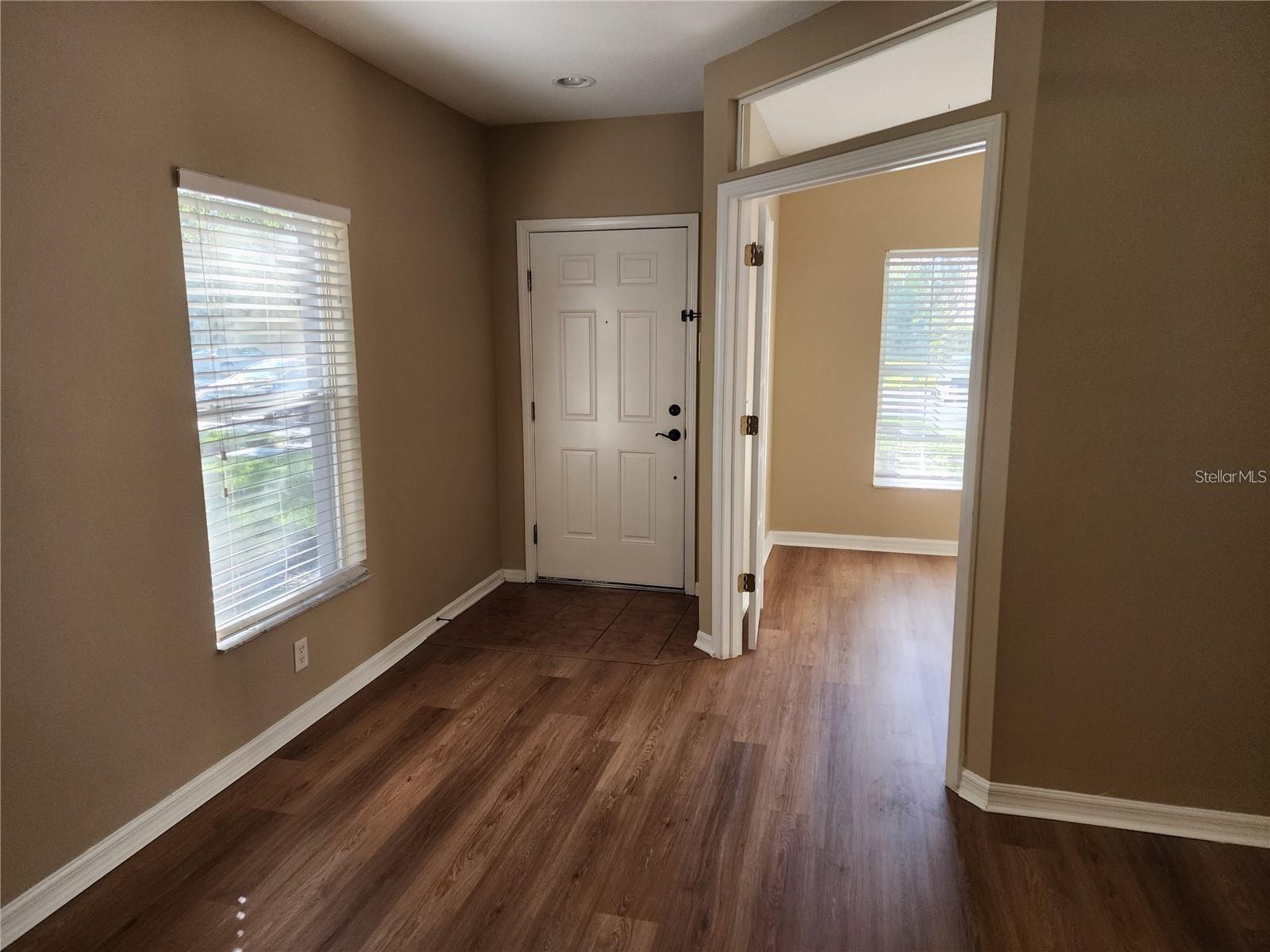 15924 Fishhawk Creek Ln Property Photo 11