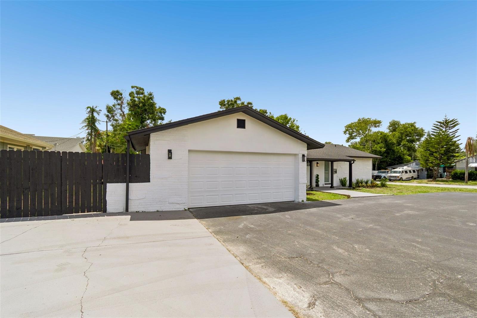 1530 49th St N Property Photo 5