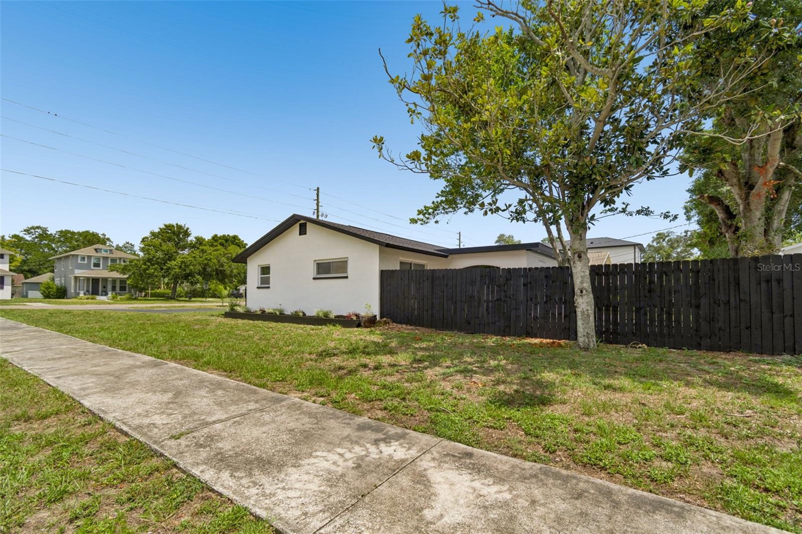 1530 49th St N Property Photo 9