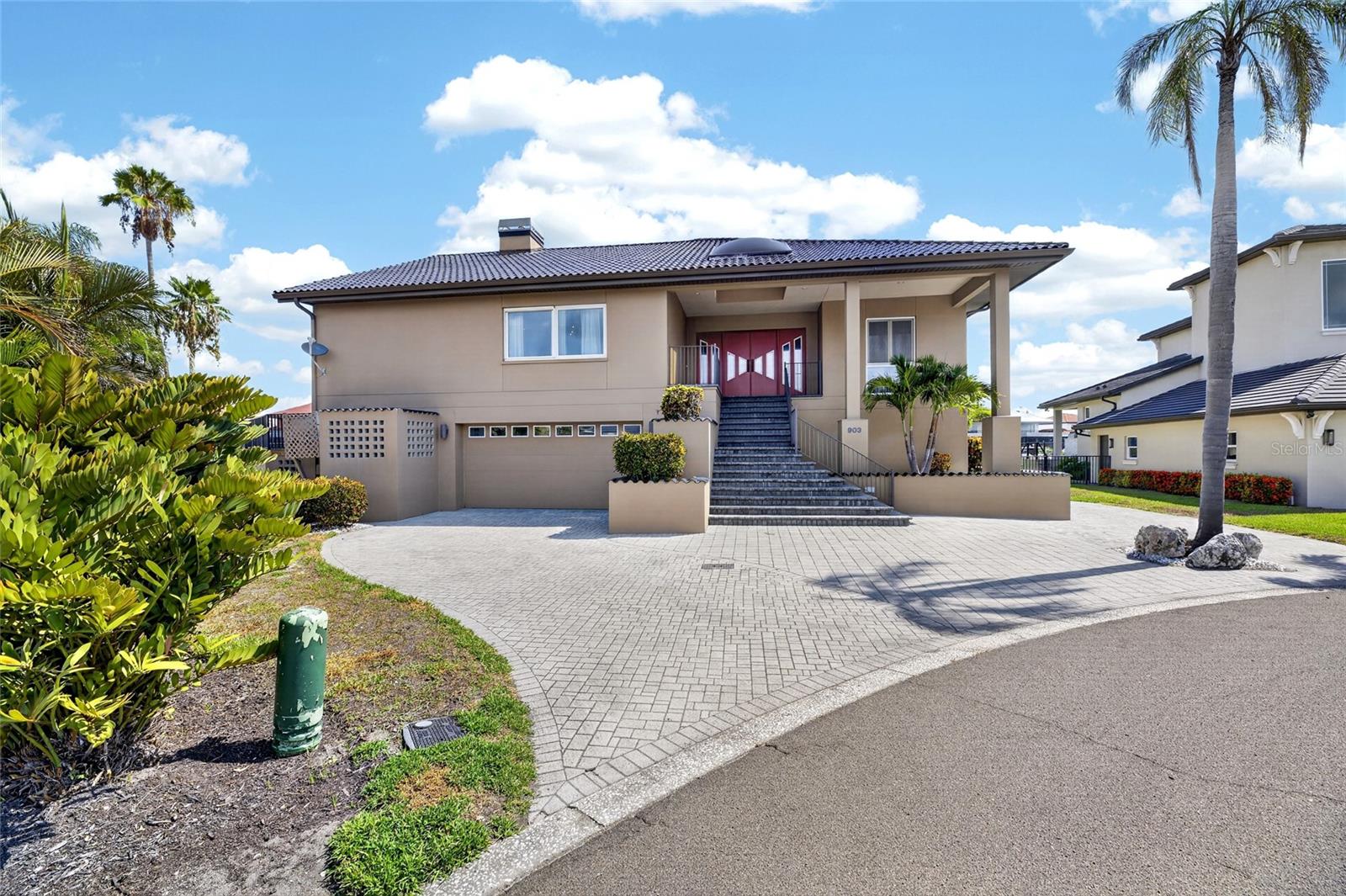 903 Capriccio Ln Property Photo 2