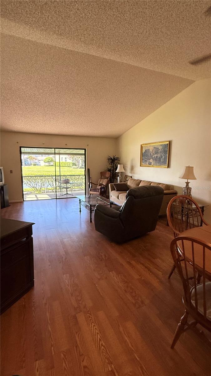 18427 Aintree Ct Property Photo 7