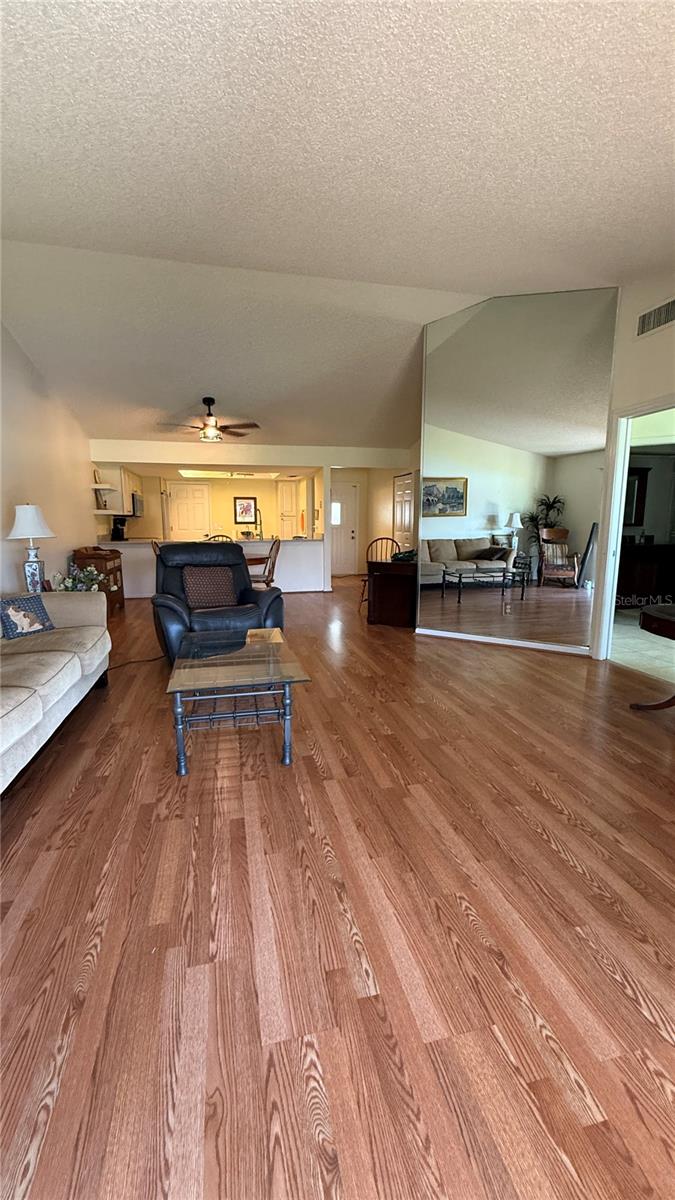 18427 Aintree Ct Property Photo 8