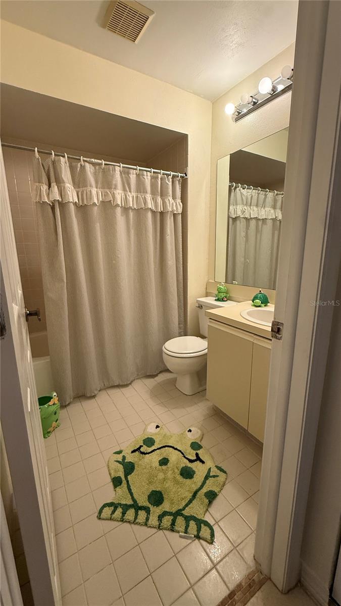 18427 Aintree Ct Property Photo 12