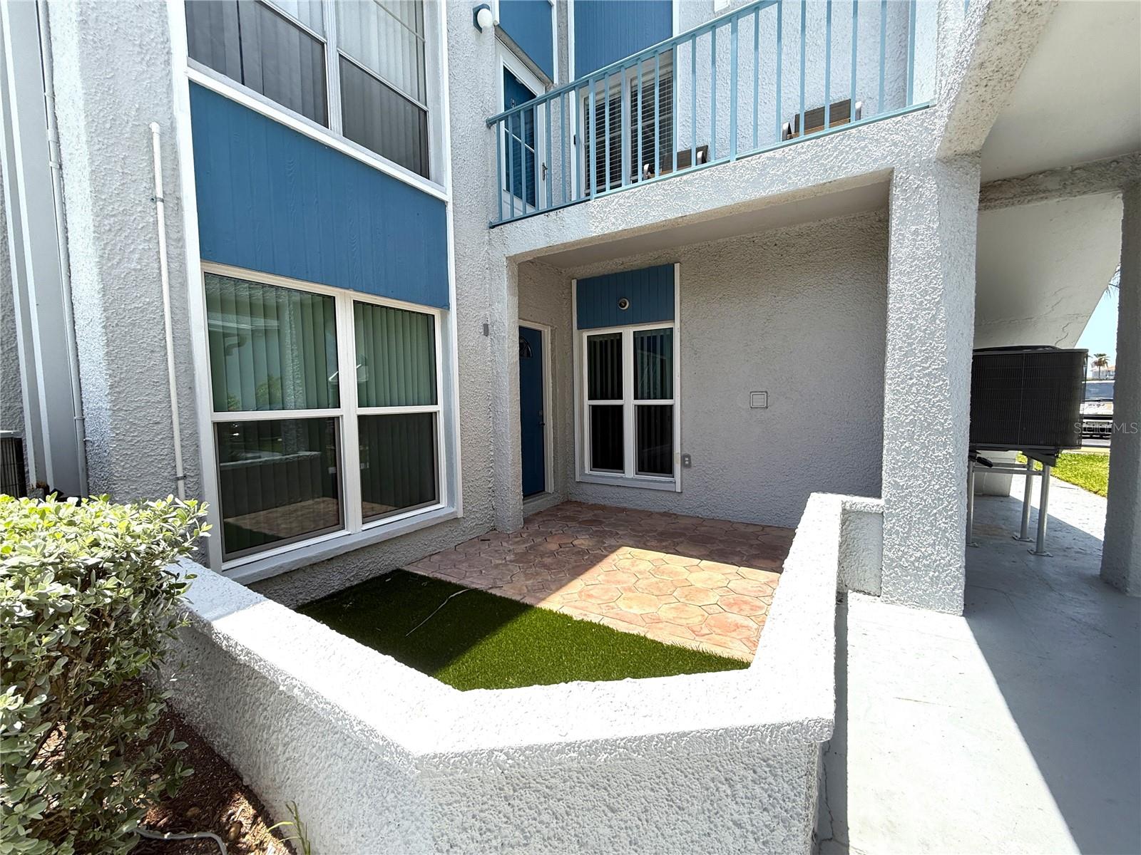 201 Medallion Blvd #d Property Photo 2
