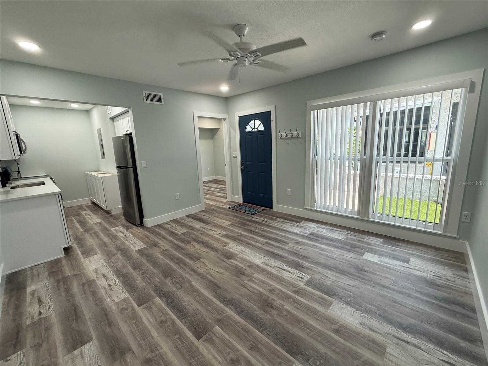 201 Medallion Blvd #d Property Photo 3