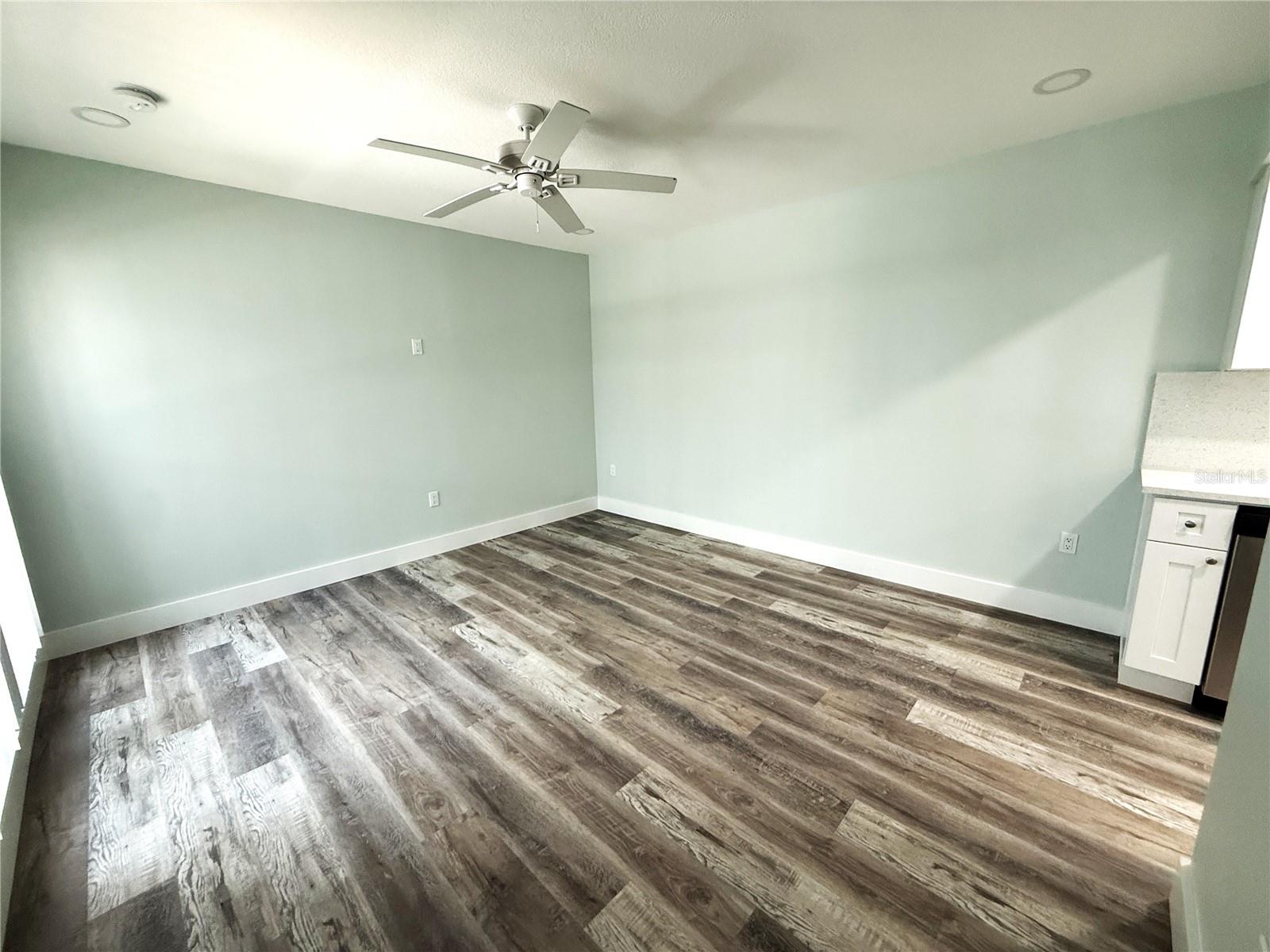 201 Medallion Blvd #d Property Photo 4