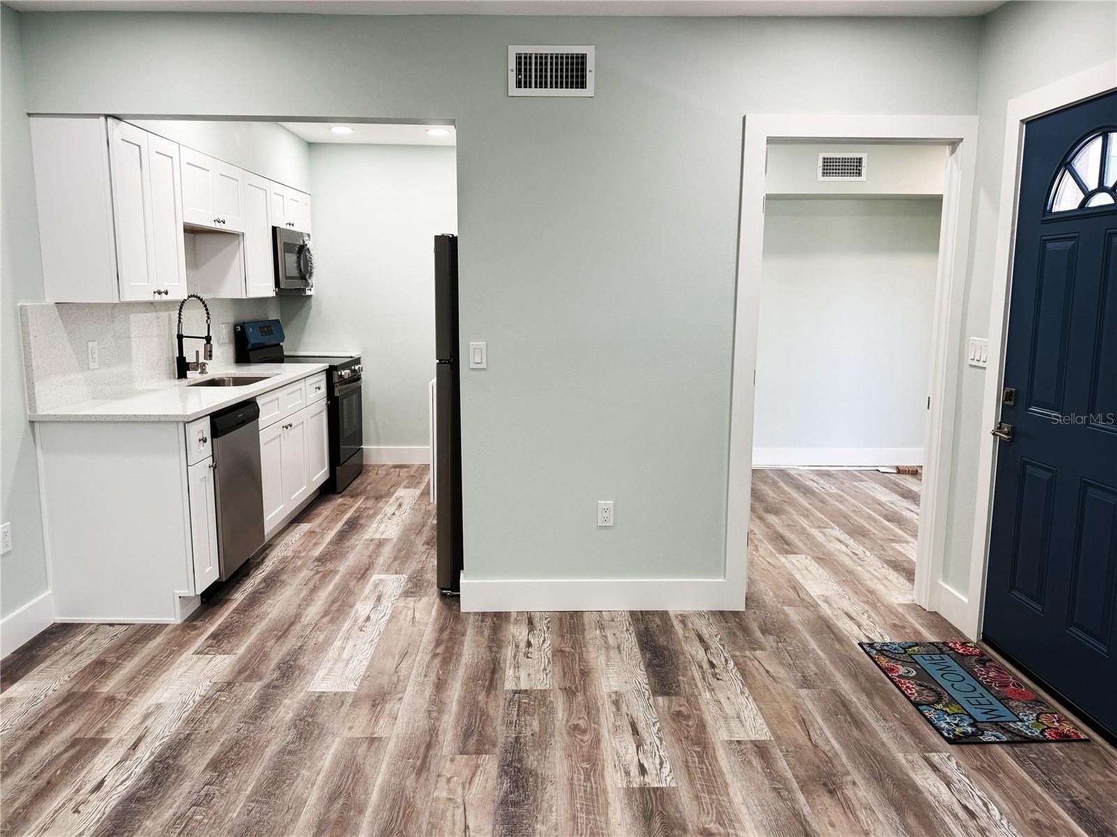 201 Medallion Blvd #d Property Photo 6
